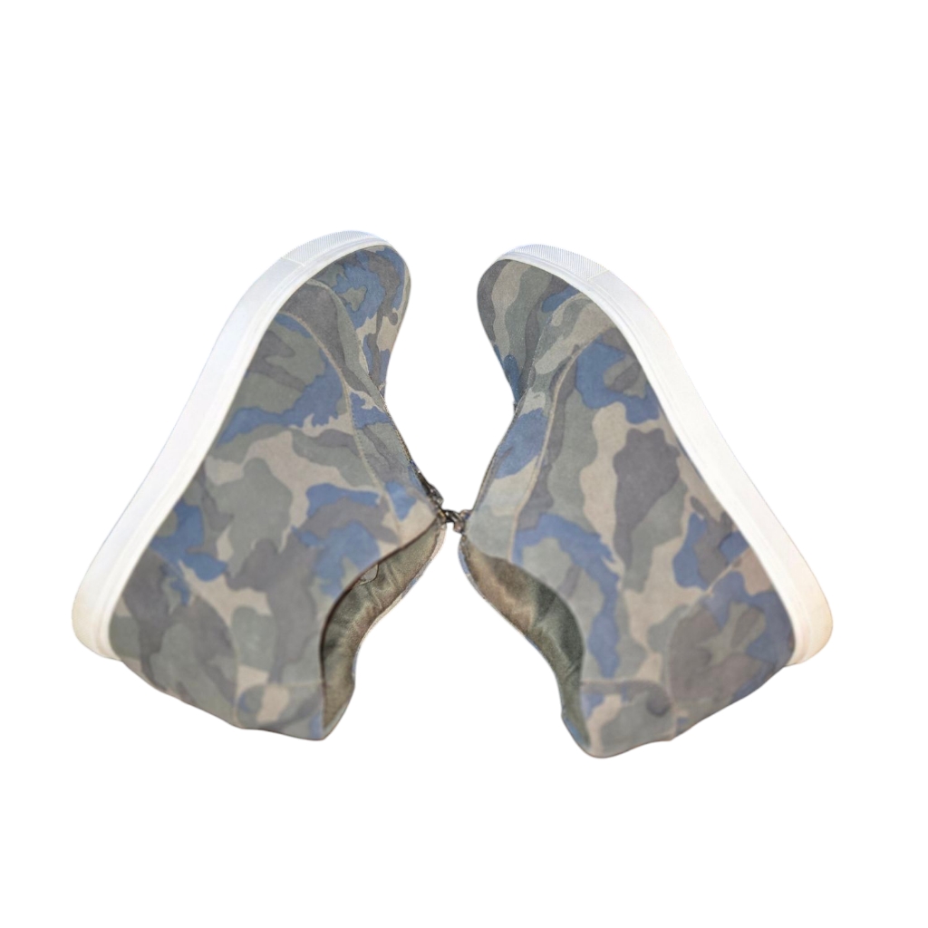 Blondo Glenda Waterproof Green Camo Suede Zip Up Wedge Hi-Top Sneakers Size 10 — image 6 of 8